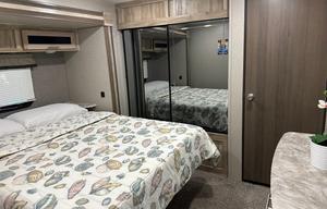 2021 Coachmen Catalina Legacy Edition travel trailer 38 ft