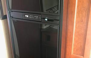 2013 Winnebago Vista 26 foot Class A Motorhome with one slideout