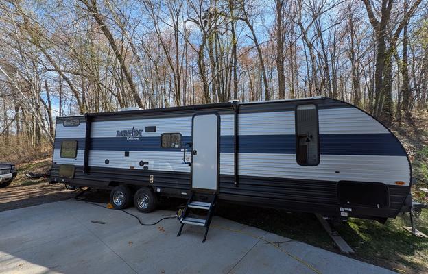 2021 Forest River 28DT – Sleeps 9!