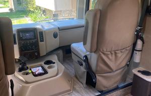 30 Ft Class A Motor Coach - Pets Allowed