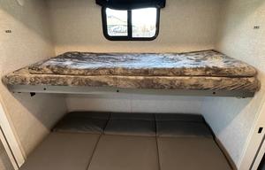 Crossroads Volante 34BH - Kid & Pet Friendly!