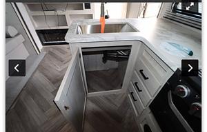 Brand New 2022 EAST AND WEST Della Terra 271BH