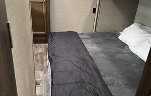 Fully Furnished, loaded RV-Bunkhouse!