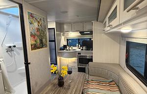 Honey Pod | Couples Solar Escape '22 Rpod