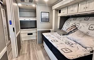 Luxury Personified: The Holiday Rambler