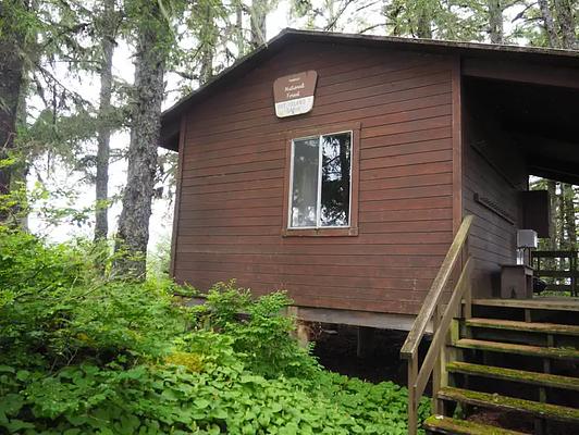 W08, Loop: AREA GUT ISLAND #1 CABIN