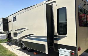 2019 Montana High Country Luxury Fifth Wheel
