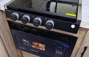 Pet Friendly- Sleeps 9- Outdoor Kitchen