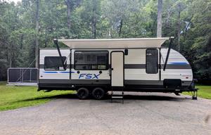 Salem FSX | Awesome toy hauler with large deck