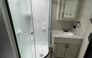 Large Bunkhouse w/King Bed & Outdoor Kitchen