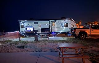 LARGE FAMILY CAMPER WITH PRIVATE QUEEN BEDROOM