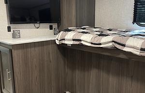 2021 Kodiak Ultra-Lite 332BHSL Huge Bunkhouse