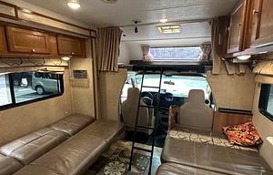 26' Leprechaun, sleeps 6+, stocked for family fun!