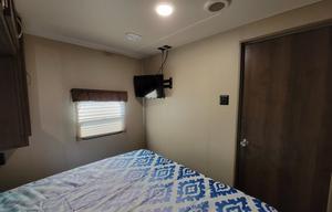 Large Shower☆Outdoor kitchen☆Slide out☆ BUNKS