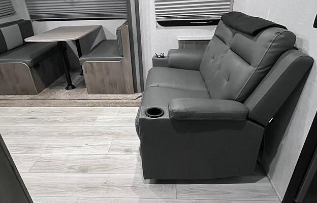 Fully equipped and super cozy camper