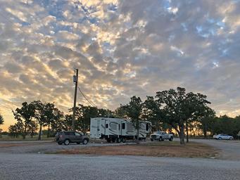 Wandering Oaks RV Park