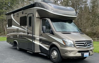 2017 Isata 3, Diesel, Auto-level, Fully Loaded.