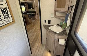 Golden Getaways Family RV – Sleeps 8 - 10