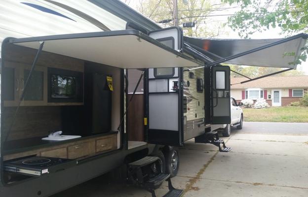 2019 Palomino Puma 31BHSS