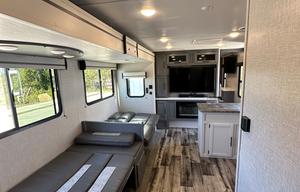 Crossroads Volante 34BH - Kid & Pet Friendly!