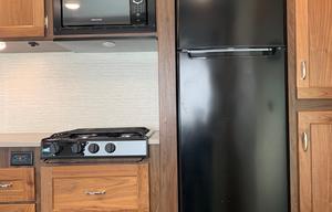 SKYLAR - 2020 Winnebago Outlook 31N 11704 PWI