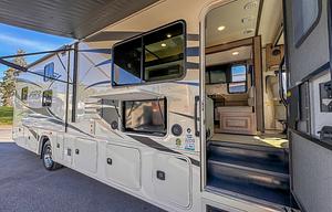 FR3 Easy to Drive Class A RV - with Bunks!