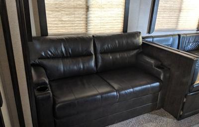 2018 Coachmen RV Spirit Ultra Lite 2963BH RV rental photo 3