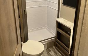 Grand Design Imagine XLS 23BHE upgraded Queen bed!