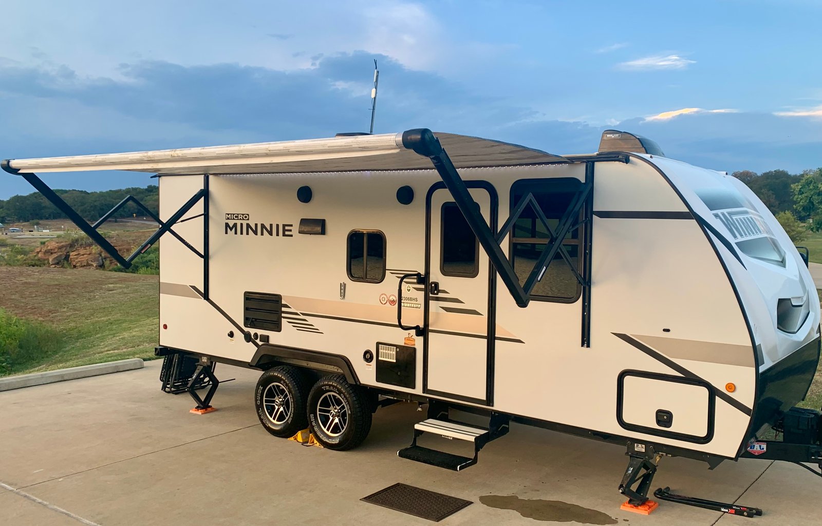 2021 Winnebago Micro Minnie 2306BHS