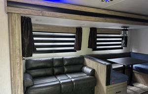 2021 Cherokee Alpha Wolf 26RB-L RV rental photo 18