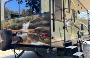 2018 Dutchmen - Coleman Light 2605RL Sleeps 5