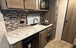 2021 Gulf Stream Enlighten 18BH