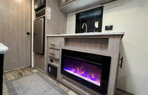 2021 Dutchmen RV Coleman 17R- Free Generator