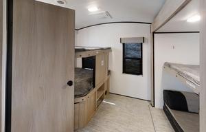 2020 Cruiser Radiance Ultra Lite 32BH