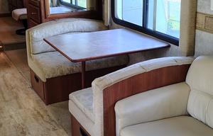 2008 Fleetwood RV Bounder 38P