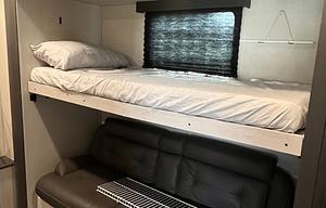 **Campy the SUPER COOL pet friendly 5th Wheel**