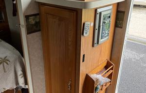 2004 Salem 30BHBS RV rental photo 9