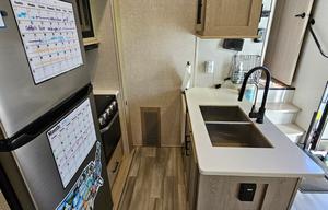 Great 5th wheel to tackle any trip.