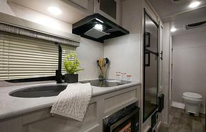 R-POD 193 w/King Size Bed **Delivery Offered**