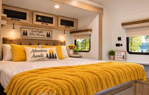 Rockwood 2720IK | Roam in Style, Smile for Miles