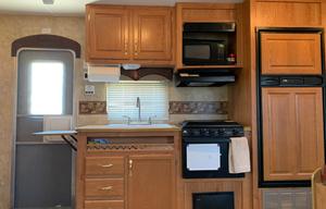 Free as a Bird Camper Sleeps 8 '06 Jayco Jayflight