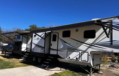 2021 Highland Ridge RV Silverstar XLT 427BHS
