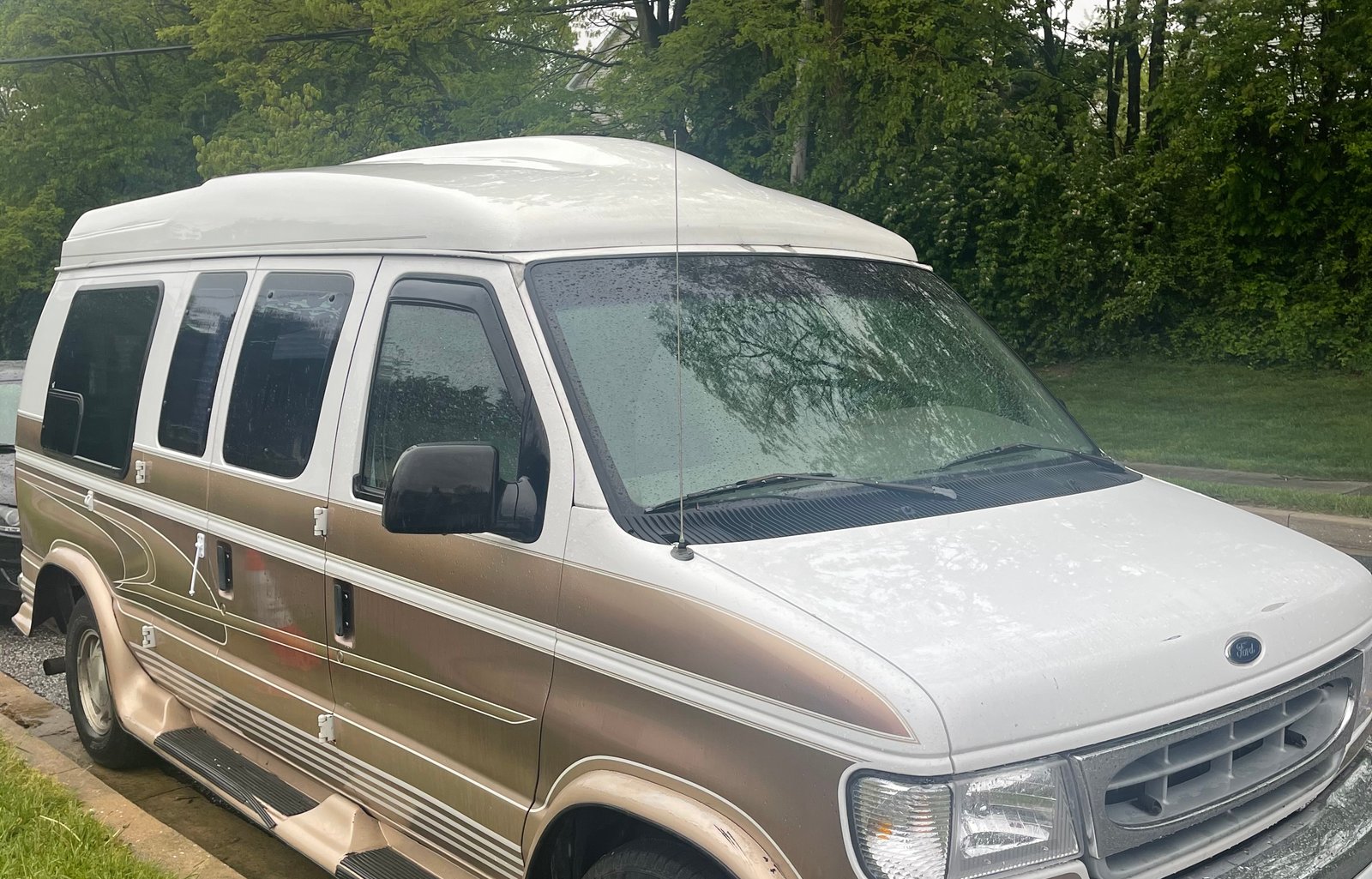 COZY CLASS B CAMPER VAN!