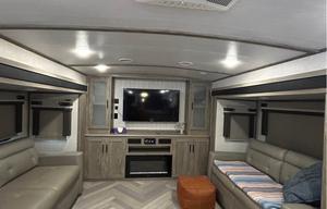 2021 Forest River RV Salem Hemisphere 372RD RV rental photo 7