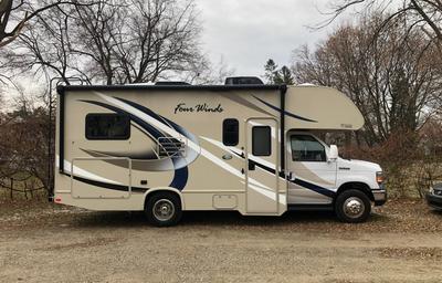 John‘s Thor Motor Coach Four Winds 22E