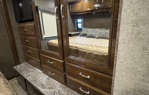 Luxury Super C RV – Sleeps 10 - Thor Magnitude