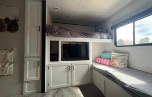 Ruelle get away Camper kid and pet friendly.
