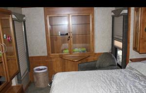 2006 Fleetwood RV Pace Arrow LXE 38N RV rental photo 4