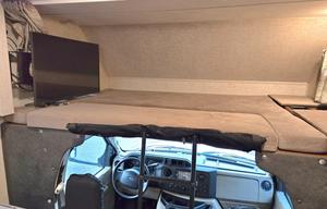 2019 Forest River 32 feet with opt. tow dolly