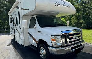 Easy To Drive- Newer 2018 Thor Motor Coach